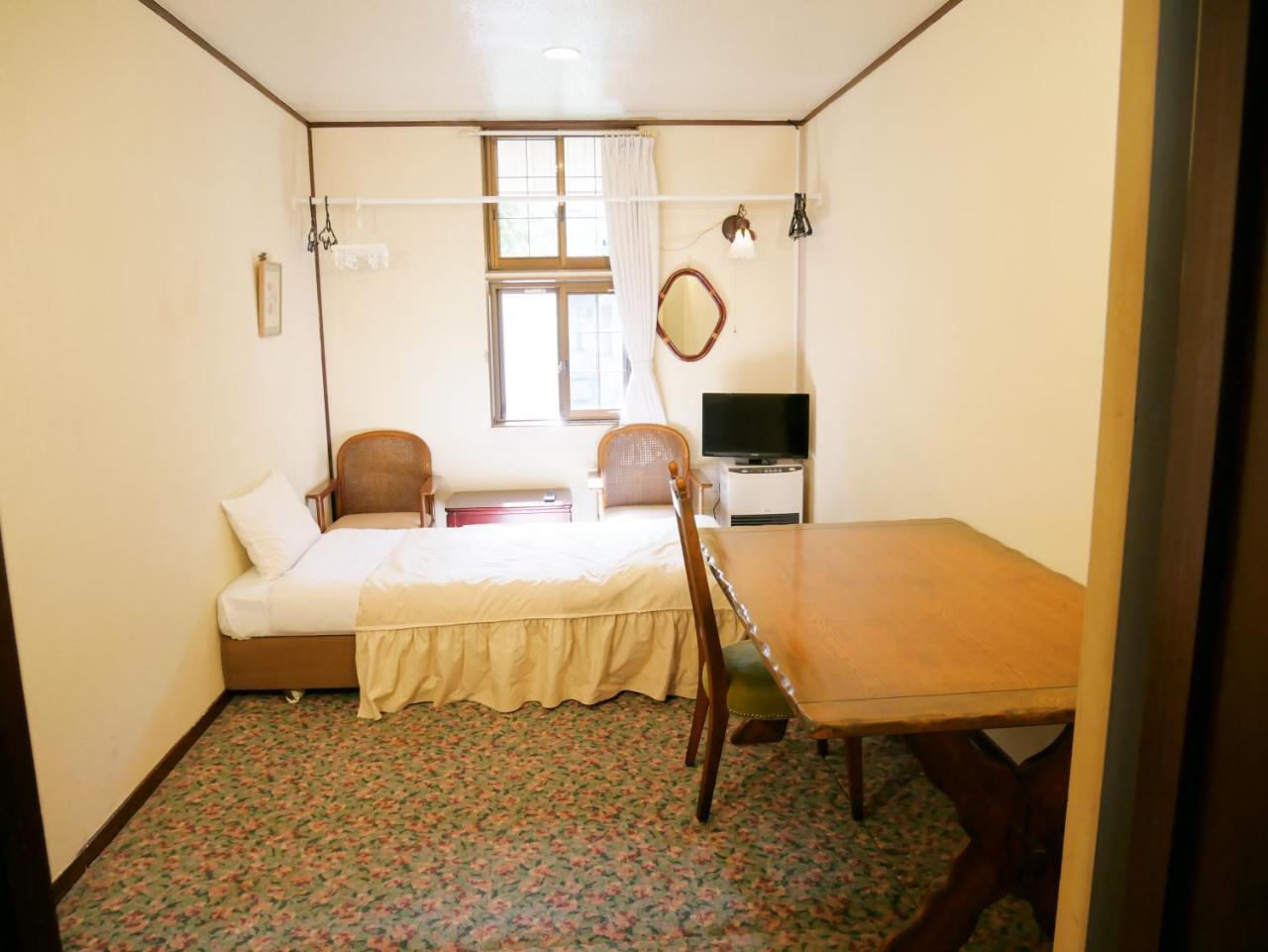 Hareruya Bed & Breakfast ฮาคุบะ ภายนอก รูปภาพ